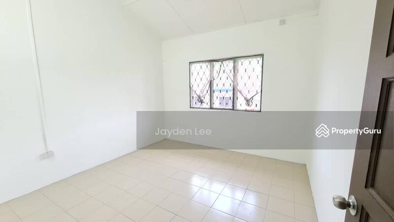 For Sale - [FULL LOAN MUST VIEW] 24x65 Fully Extended 2Storey Reno House at Klang Town Kapar